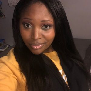 Meet your Posher, Regina